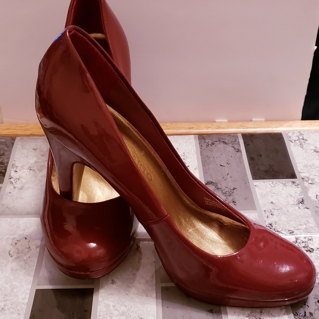 Franco Sarto Maroon Pumps